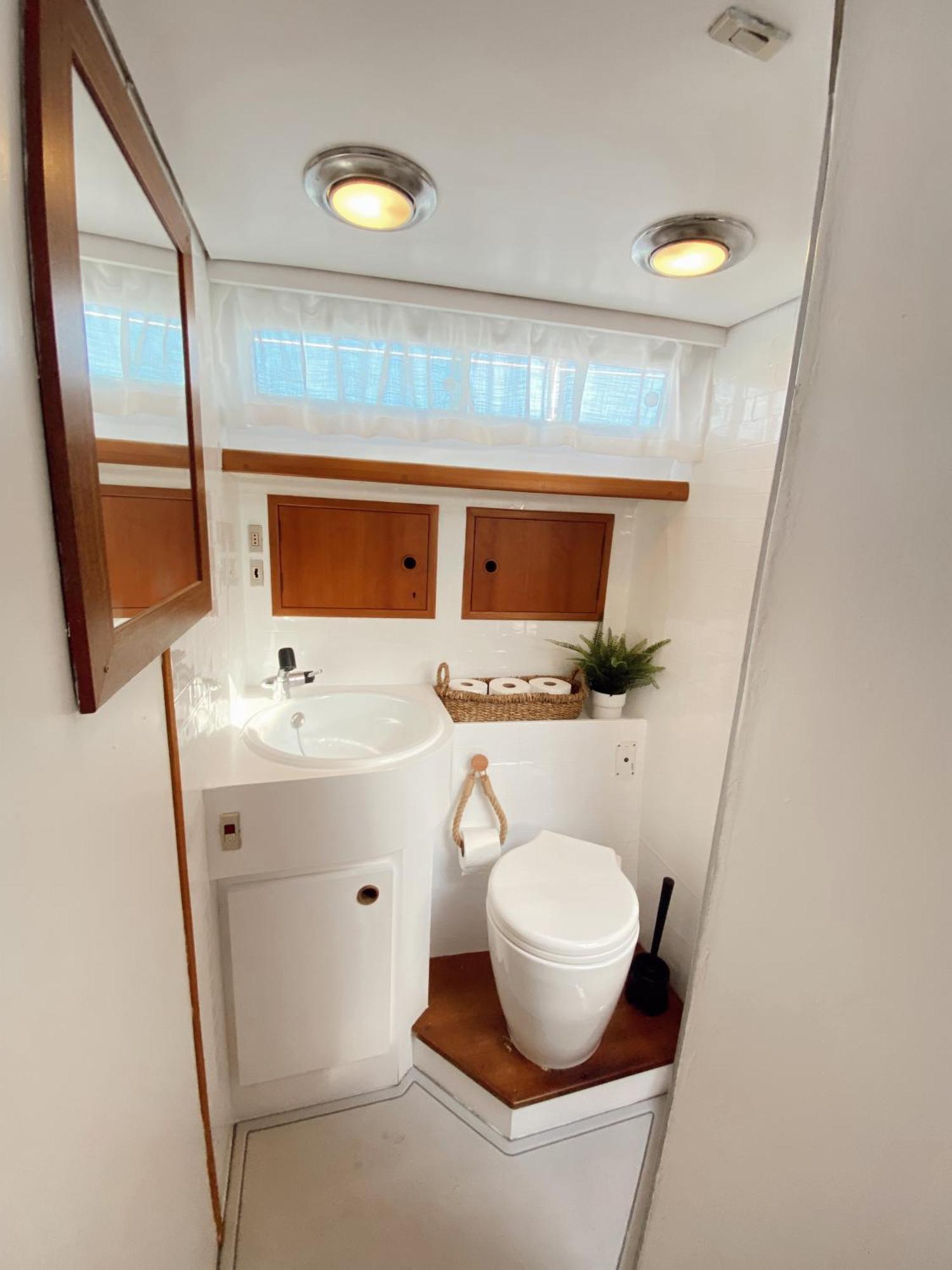 Hotel Malmo'S Yacht à Valence Extérieur photo