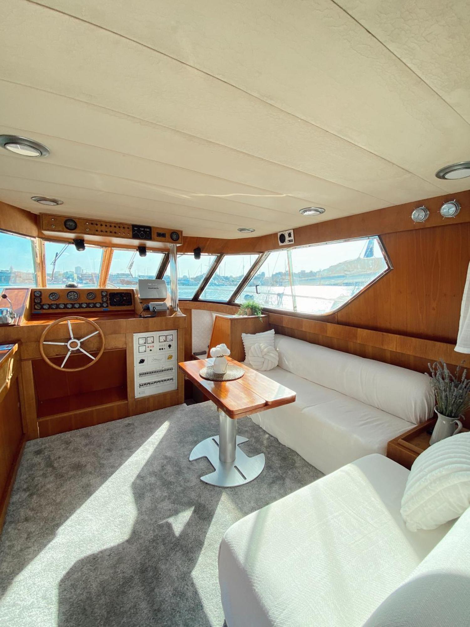 Hotel Malmo'S Yacht à Valence Extérieur photo